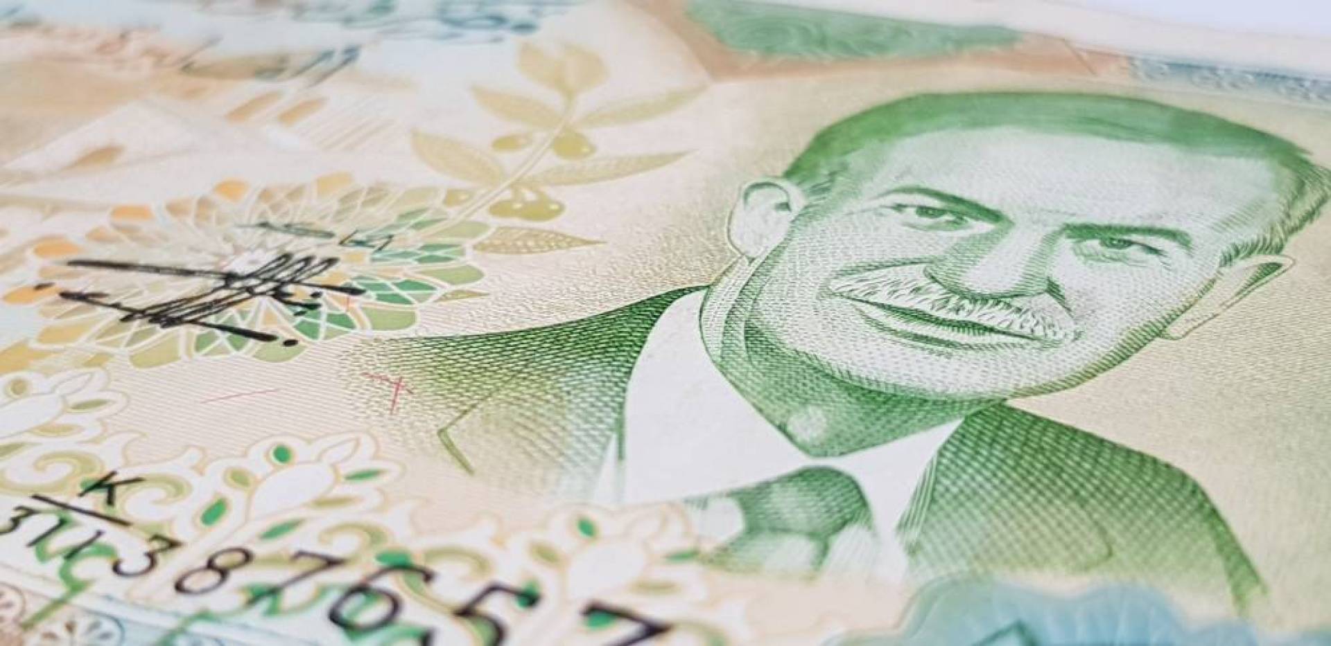 سعر الدولار في سوريا اليوم السبت 5-9-2020 مقابل الليرة السورية في السوق السوداء والمصرف المركزي