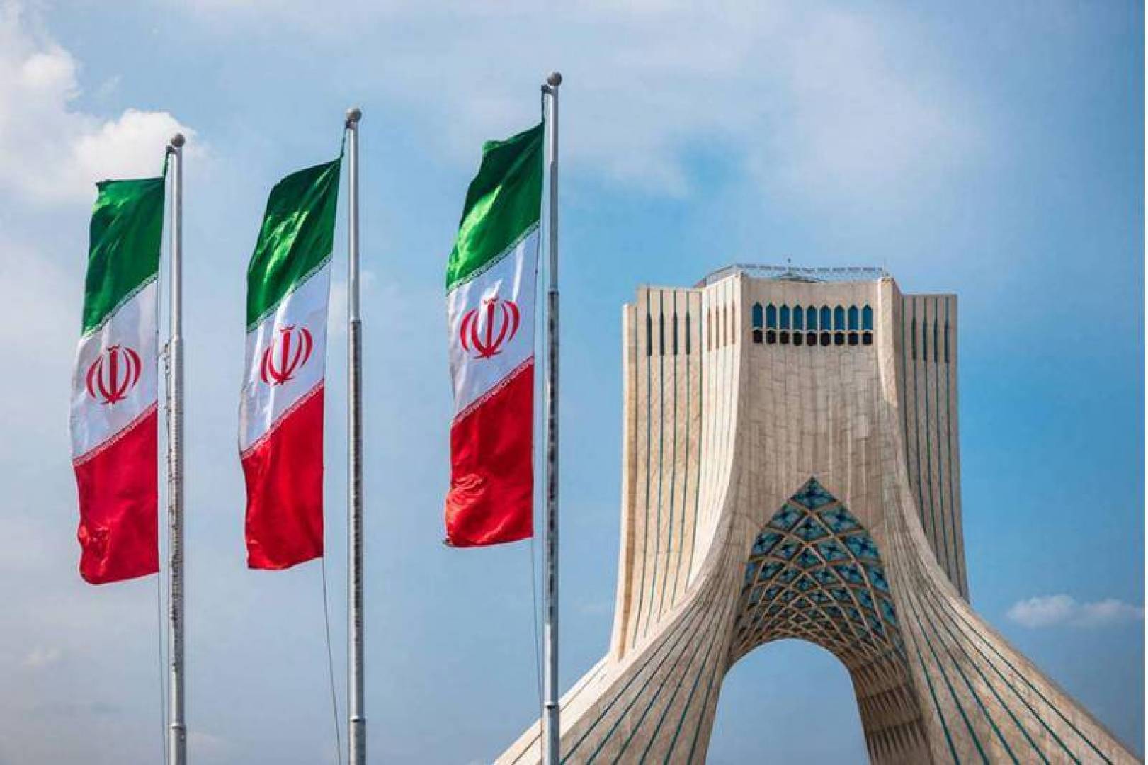 إيران تطالب 