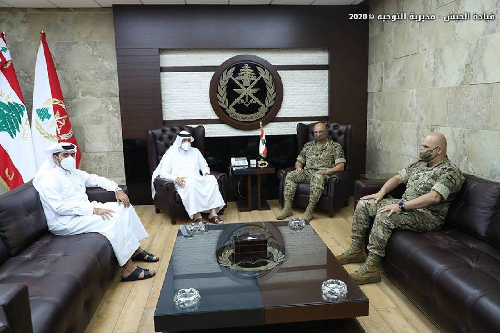 العماد جوزيف عون و السفير القطري في لبنان محمد حسن جابر الجابر