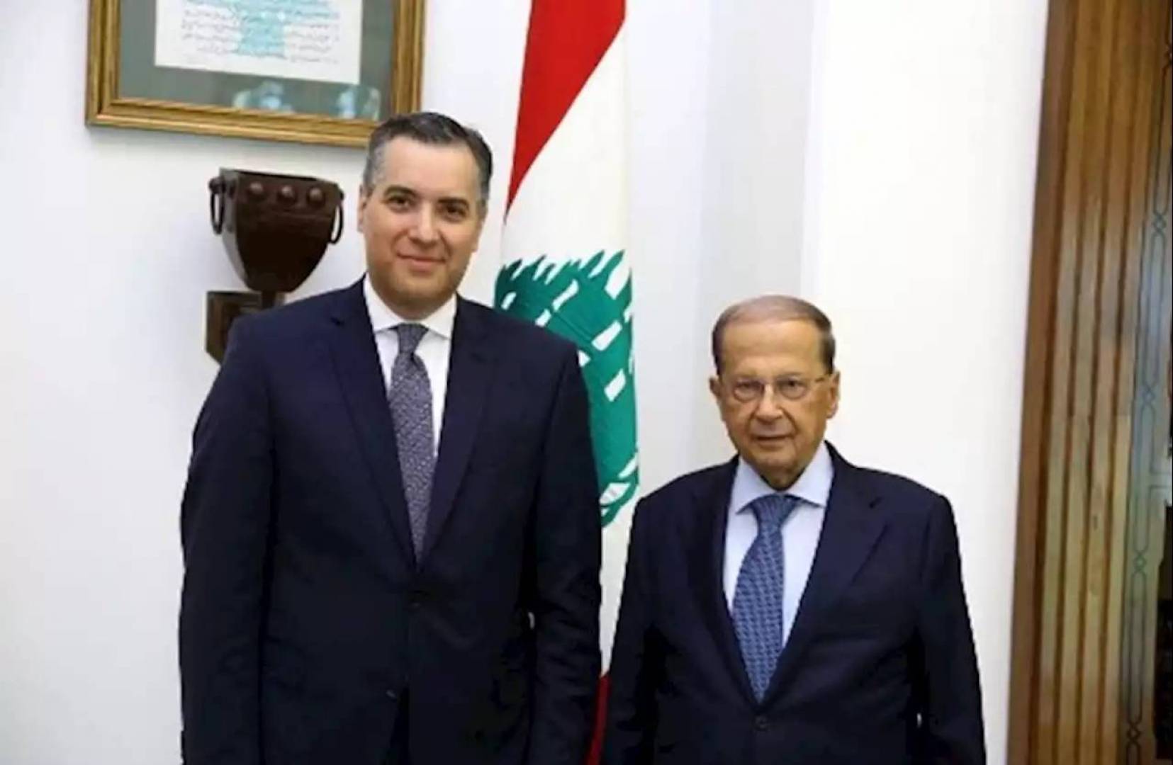مصطفى أديب وميشال عون