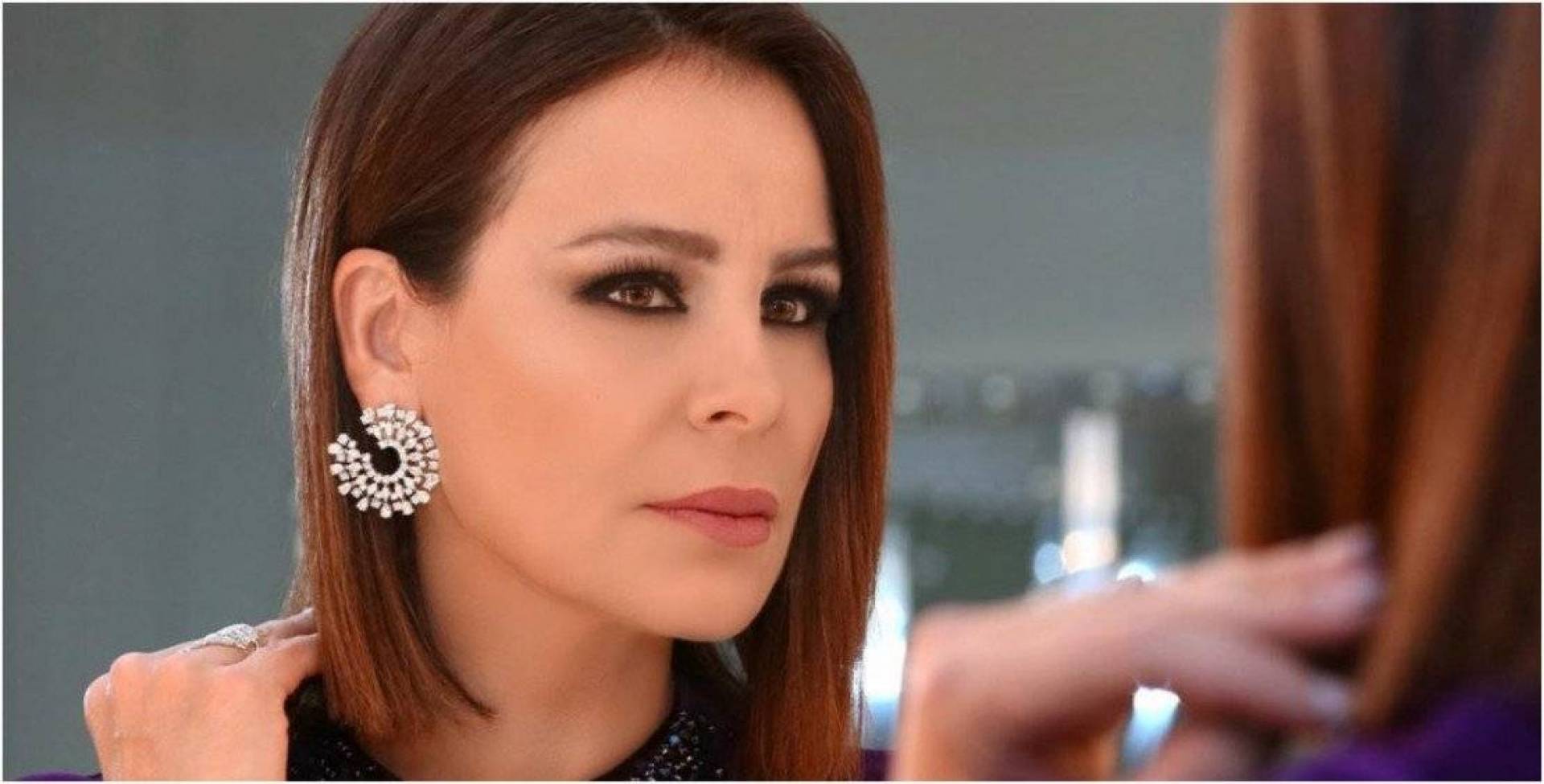 كارول سماحة بالشعر الطويل
