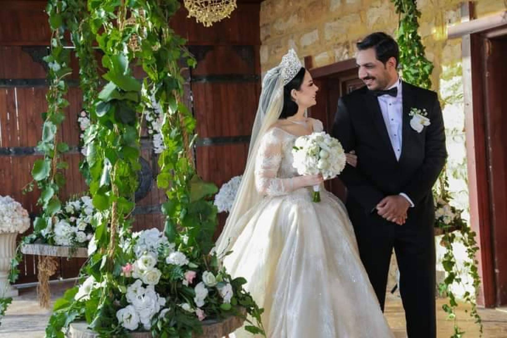ديانا كرزون و زوجها الإعلامي معاذ العمري 