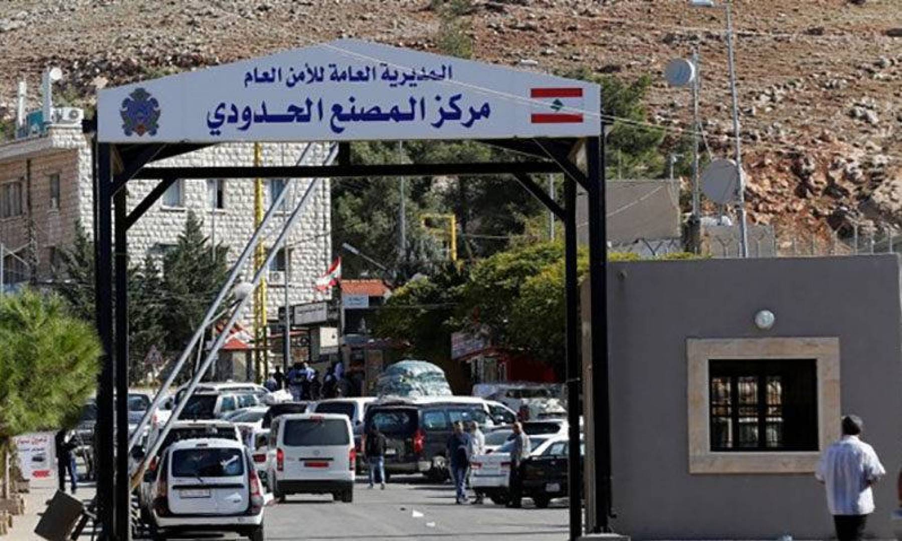 ليومين فقط.. لبنان يفتح حدوده البرية مع سوريا