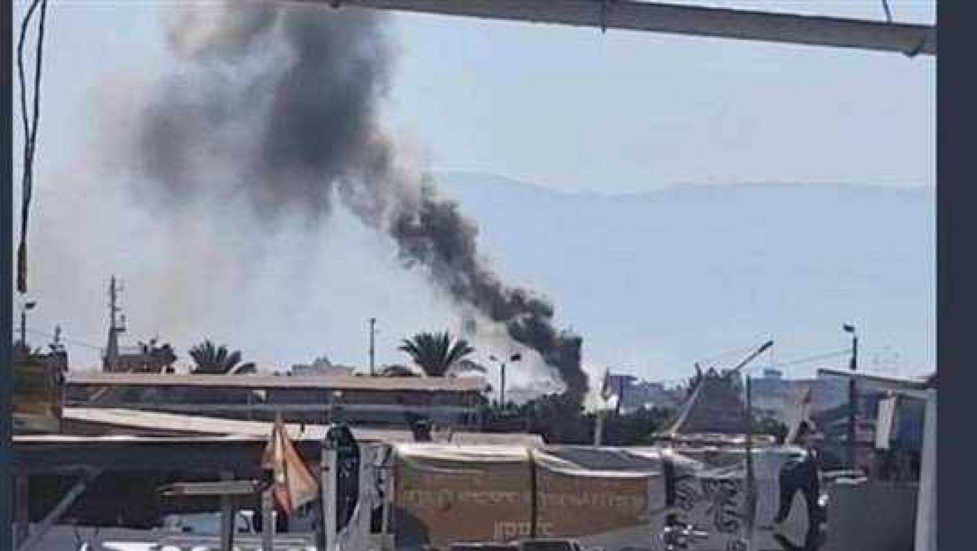 سحب الدخان فوق مرفأ طرابلس