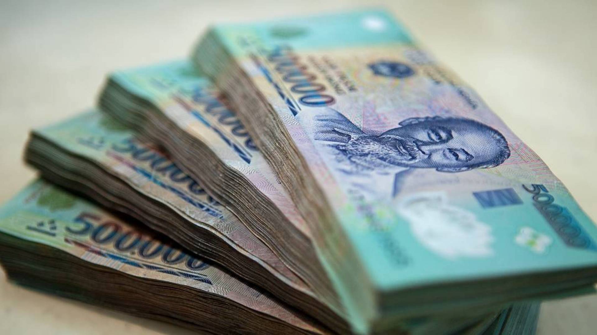 الولايات المتحدة تطلق تحقيقا في التلاعب بالعملة في فيتنام