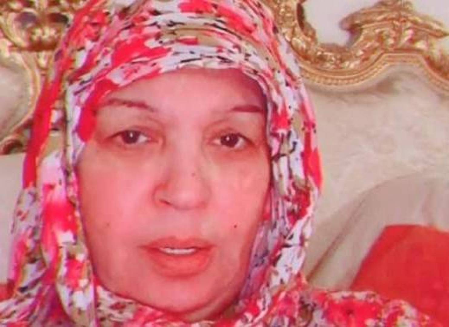 الراقصة فيفي عبده تطل على متابعيها بالحجاب وتتقدم بالاعتذار لإحدى زميلاتها 