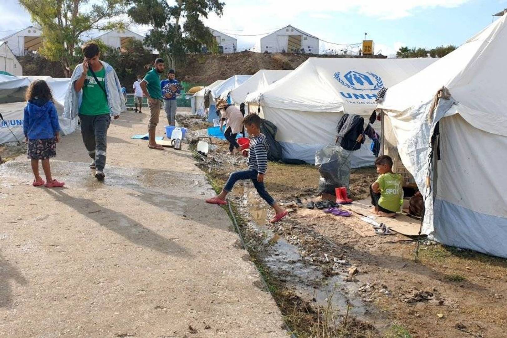 المفوضية السامية لشؤون اللاجئين تحذر من تدهور الأوضاع في مخيم موريا