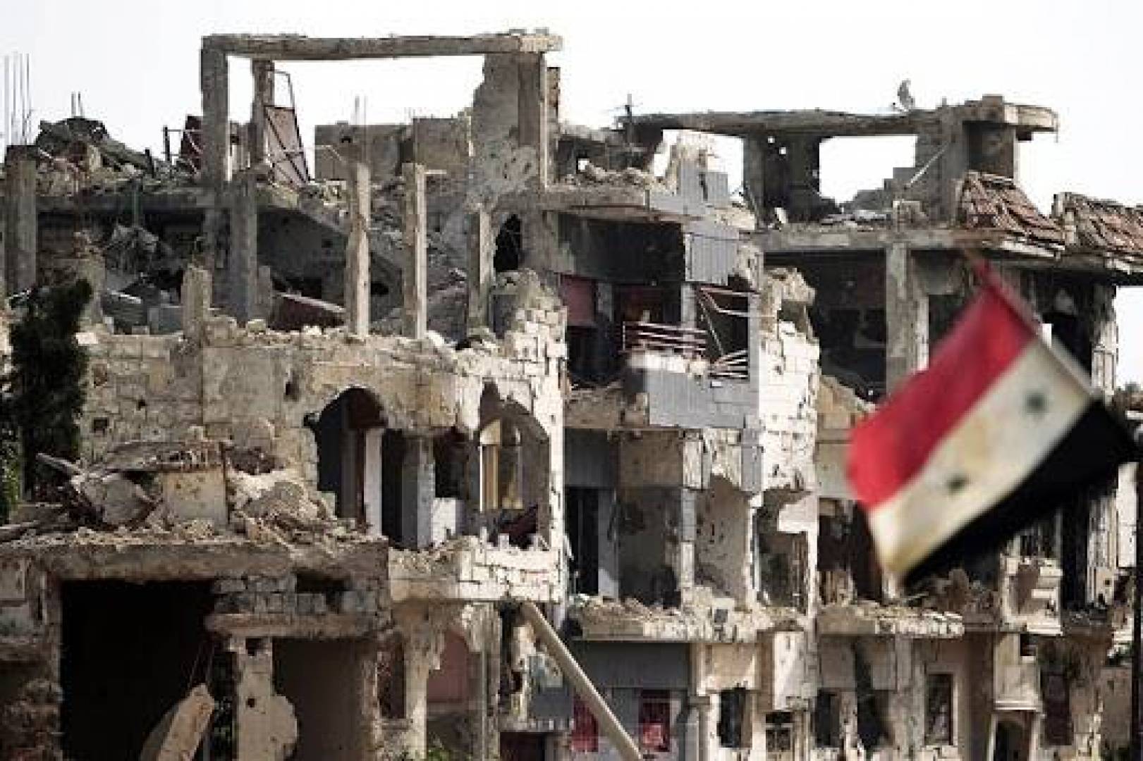 بريد كلينتون يكشف بالتفصيل تورط قطر بالأزمة السورية