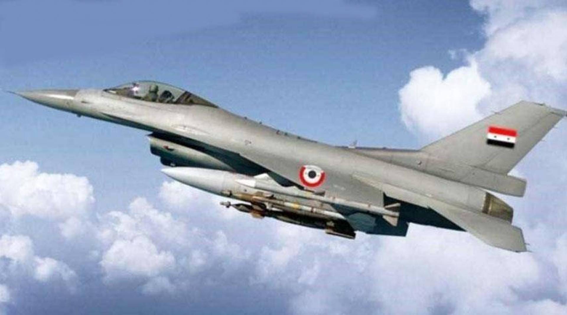 الطيران الحربي السوري ينفذ عدة غارات على محور جسر الشغور في ريف إدلب