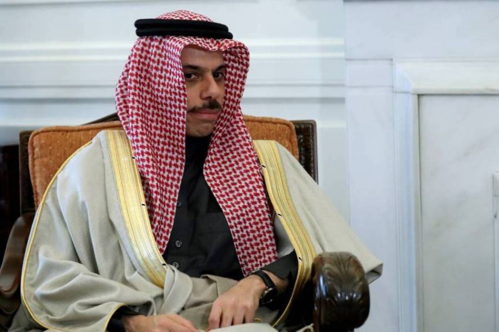 وزير خارجية السعودية الأمير فيصل بن فرحان إن جهود السلام في الشرق الأوسط ينبغي أن تركز على إعادة إسرائيل والفلسطينيين إلى المفاوضات.