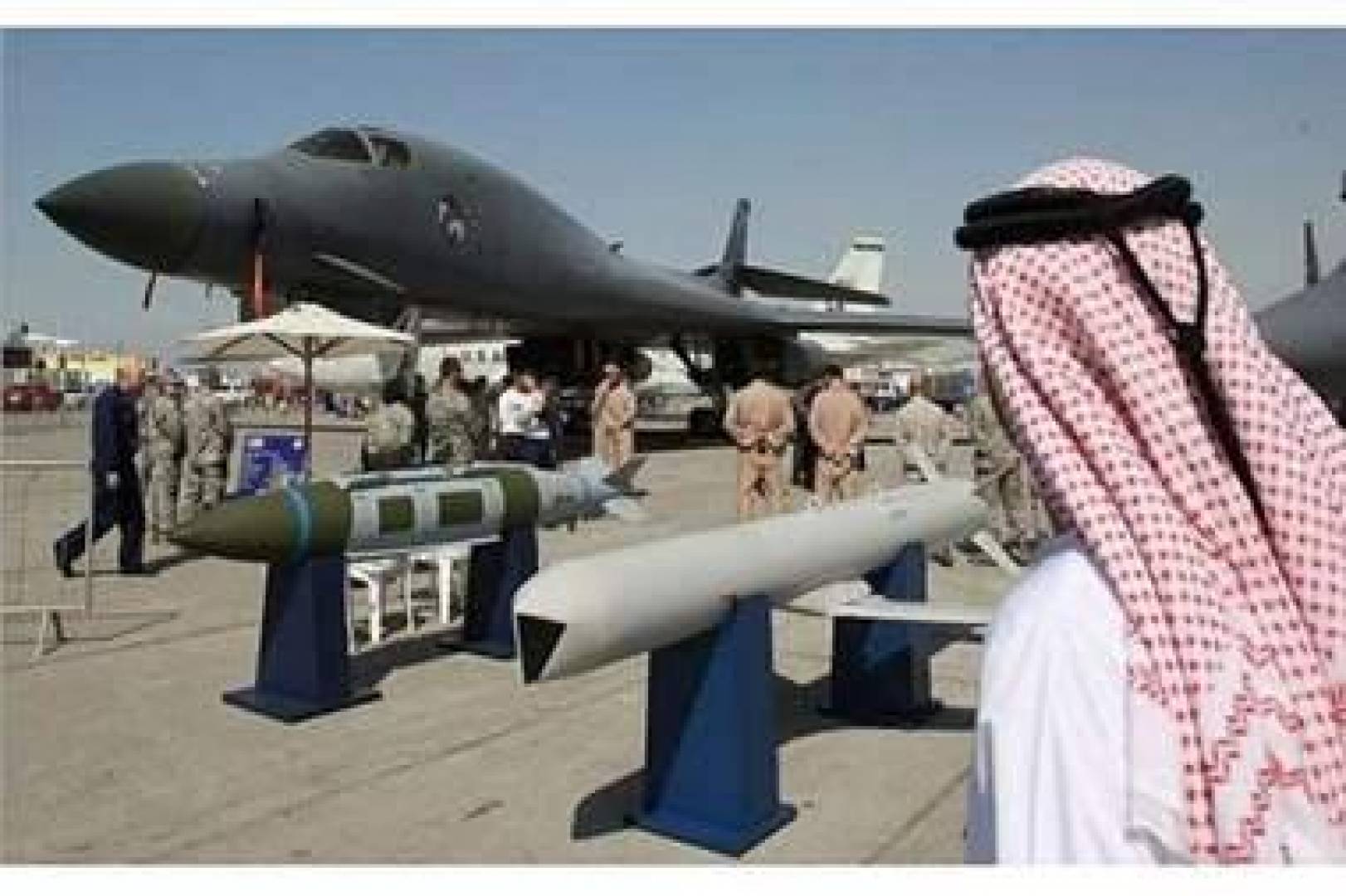 الخارجية الأمريكية تكشف علاقة كلينتون بصفقة أسلحة ضخمة