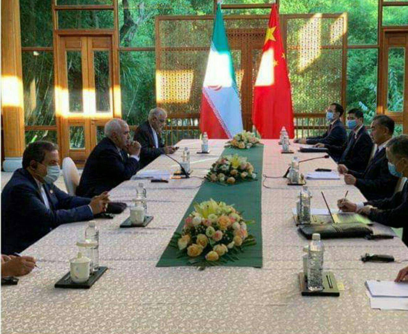 بكين و طهران تتفقان على رفض النهج الأمريكي