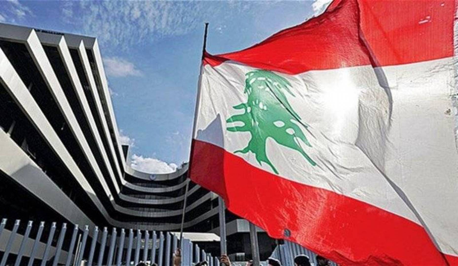 حفاظاً على النقد.. لبنان قد يلغي الدعم عن بعض المواد الأساسية