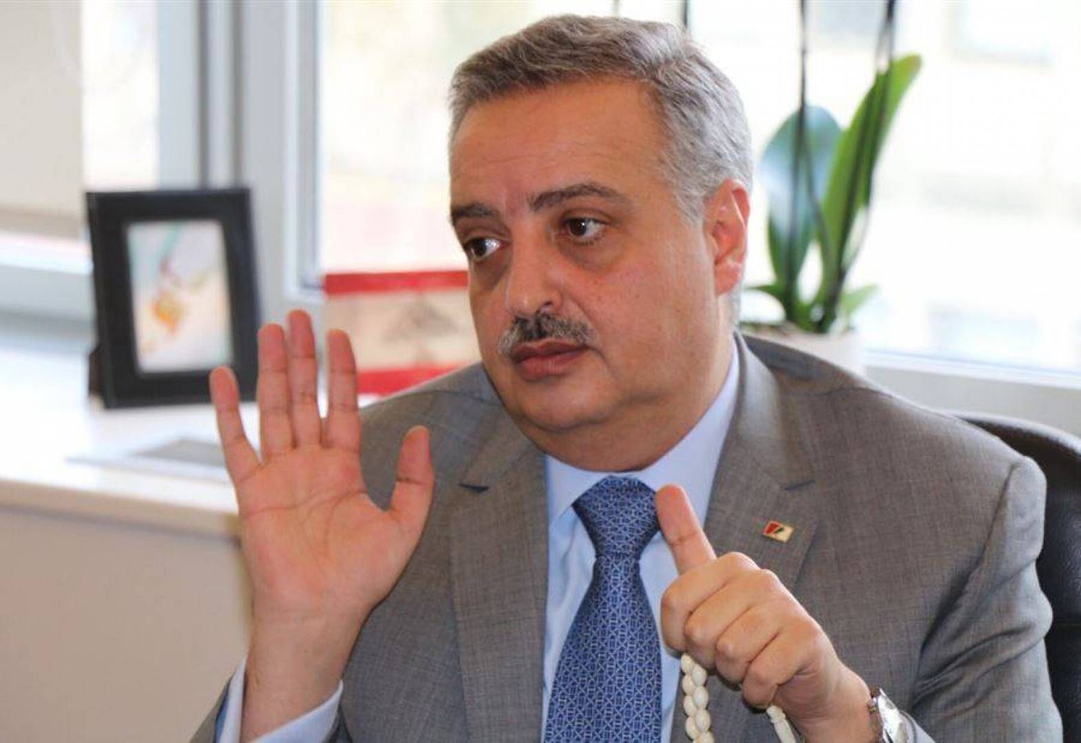 طلال ارسلان: من كلّف الحريري ليفرز المواقف من المبادرة الفرنسية