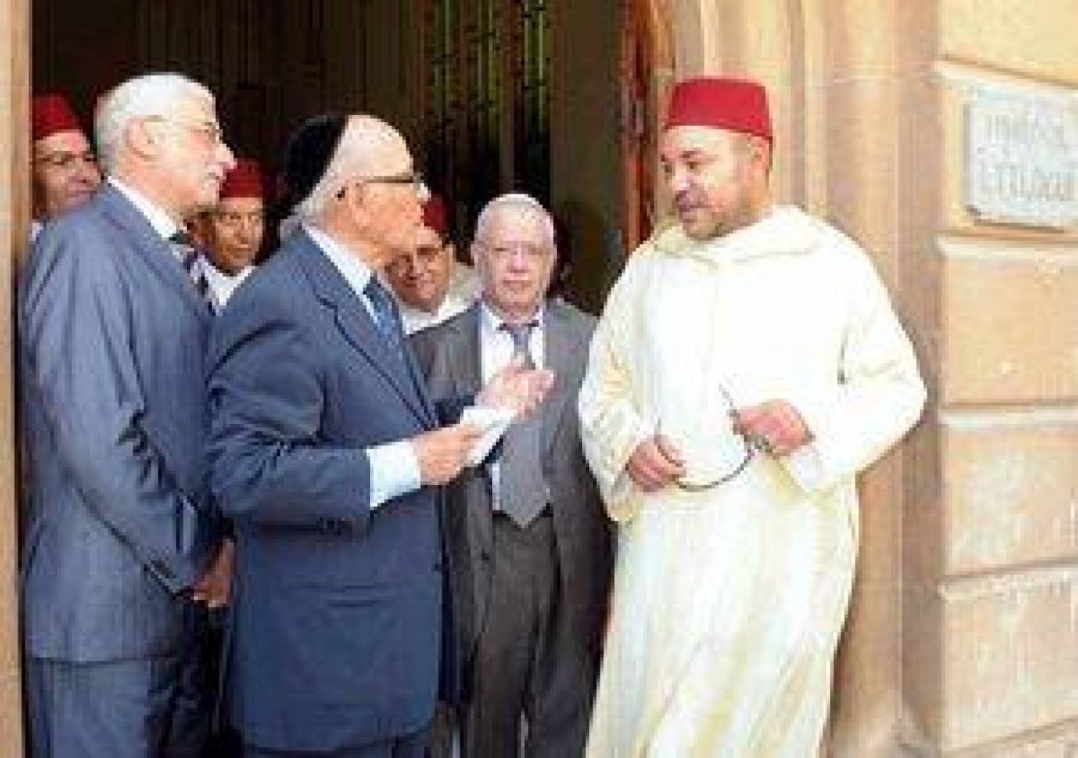 رسالة من بريد كلينتون تتحدث عن رفض ملك المغرب لقاء شمعون بيريز