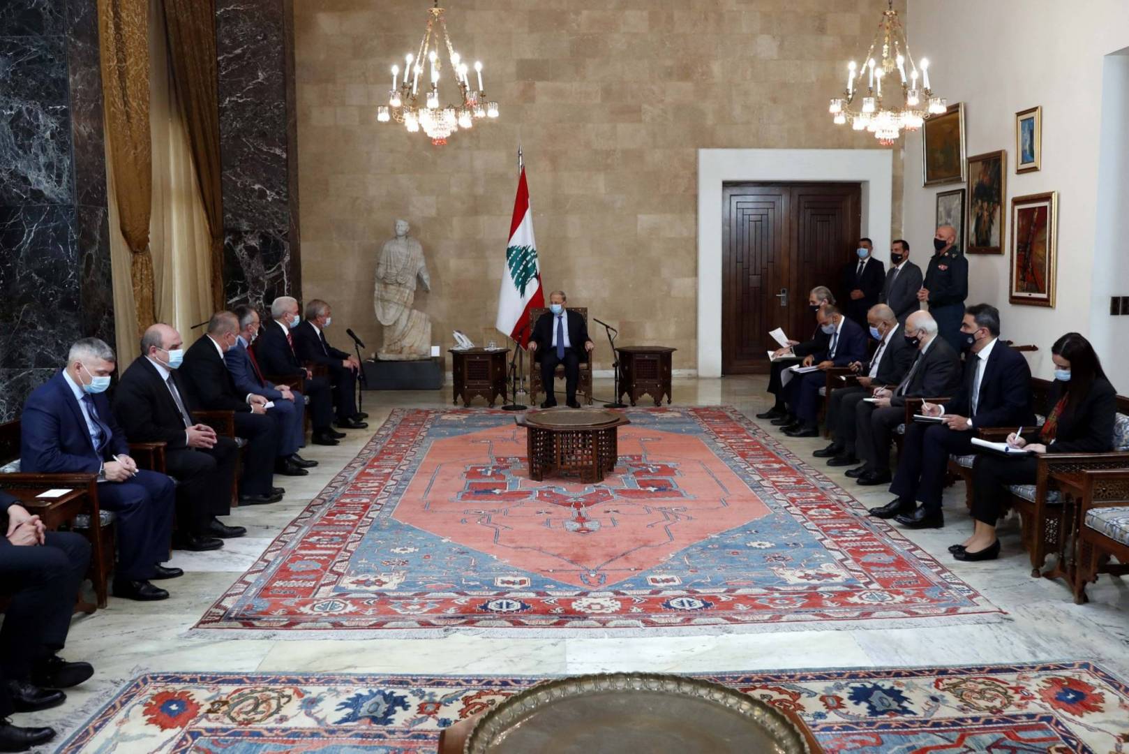الوفد الروسي يلتقي الرئيس ميشال عون للبحث في قضية عودة النازحين السوريين الى بلادهم