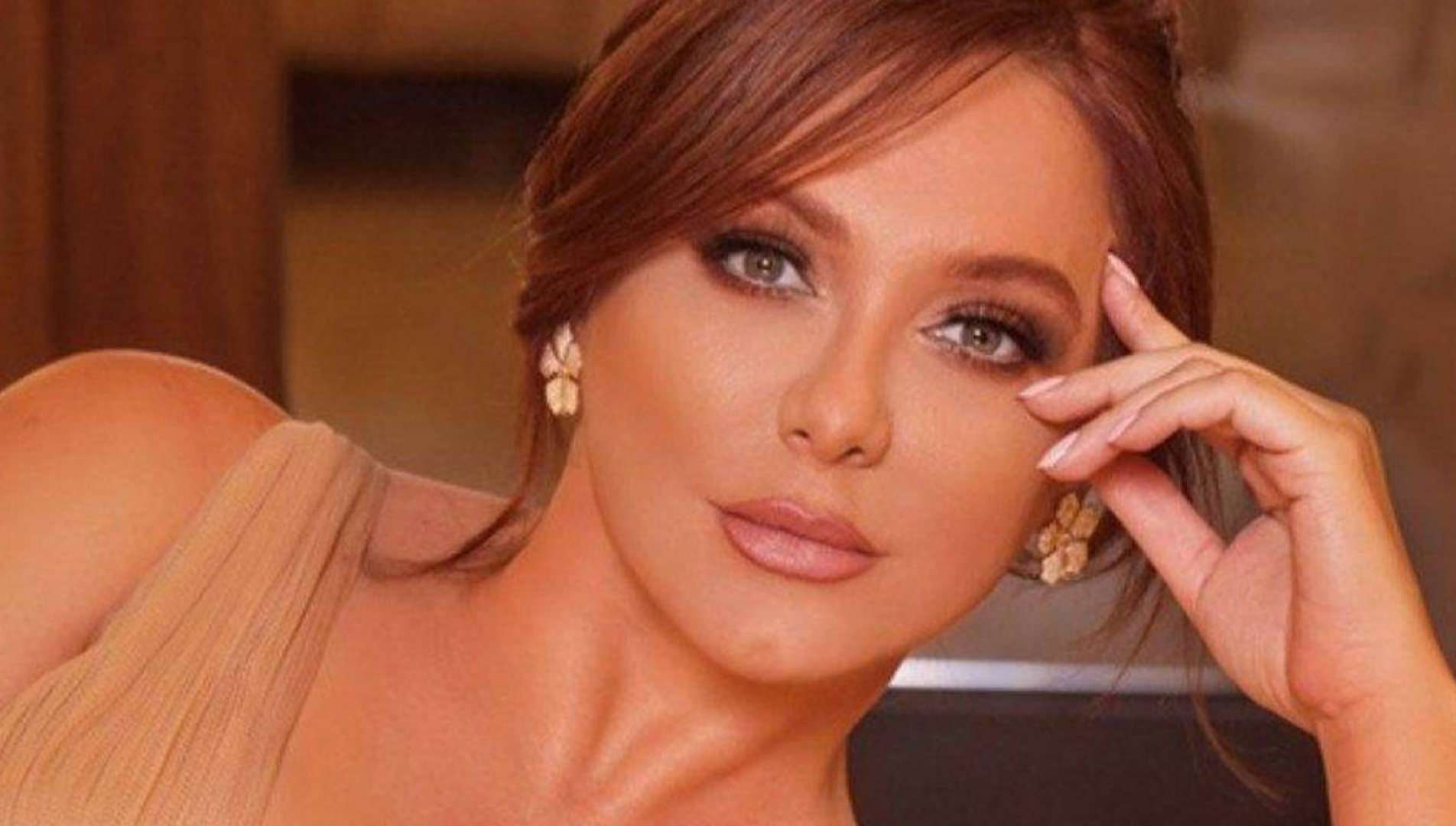 سلاف فواخي بـ رسالة إلى النساء في أكتوبر الوردي