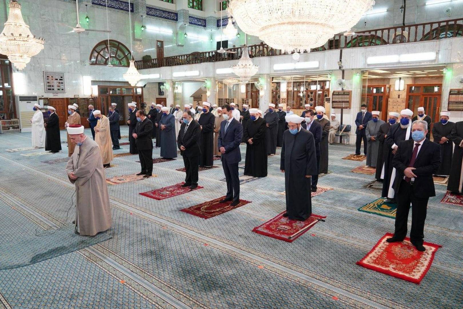 الرئيس الأسد يشارك في الاحتفال الديني بذكرى المولد النبوي الشريف في رحاب جامع سعد بن معاذ بدمشق..