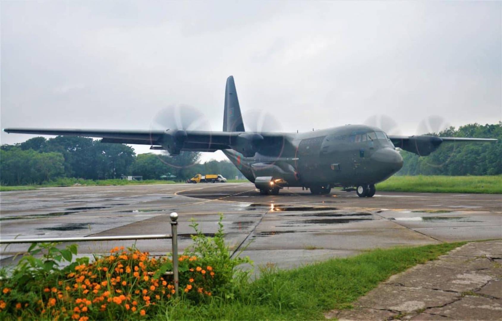 طائرة نقل عسكرية بنغلادشية من طراز C-130 تهبط اضطراريا في روسيا