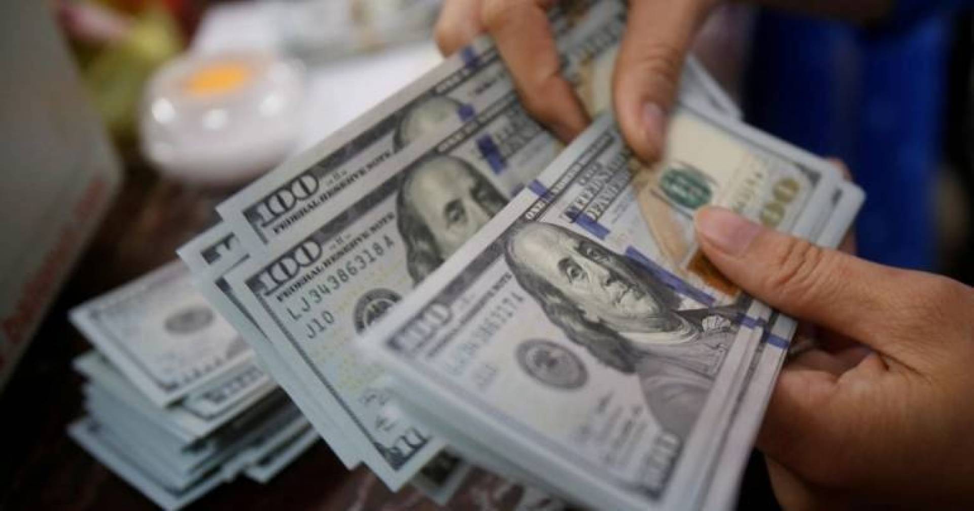 سعر الدولار والذهب في العراق اليوم الأربعاء 4-11-2020 سعر مثقال الذهب في العراق أمام الدينار العراقي