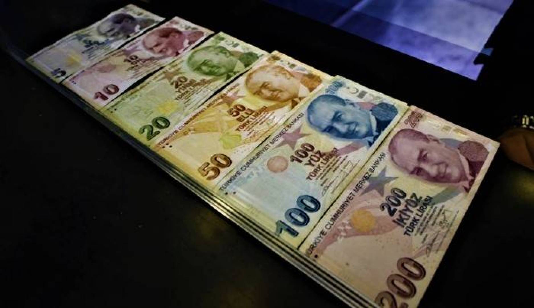 أخبار الليرة.. سعر الدولار في تركيا اليوم السبت 7-11-2020 انهيار سعر الليرة التركية مقابل الدولار في البنوك