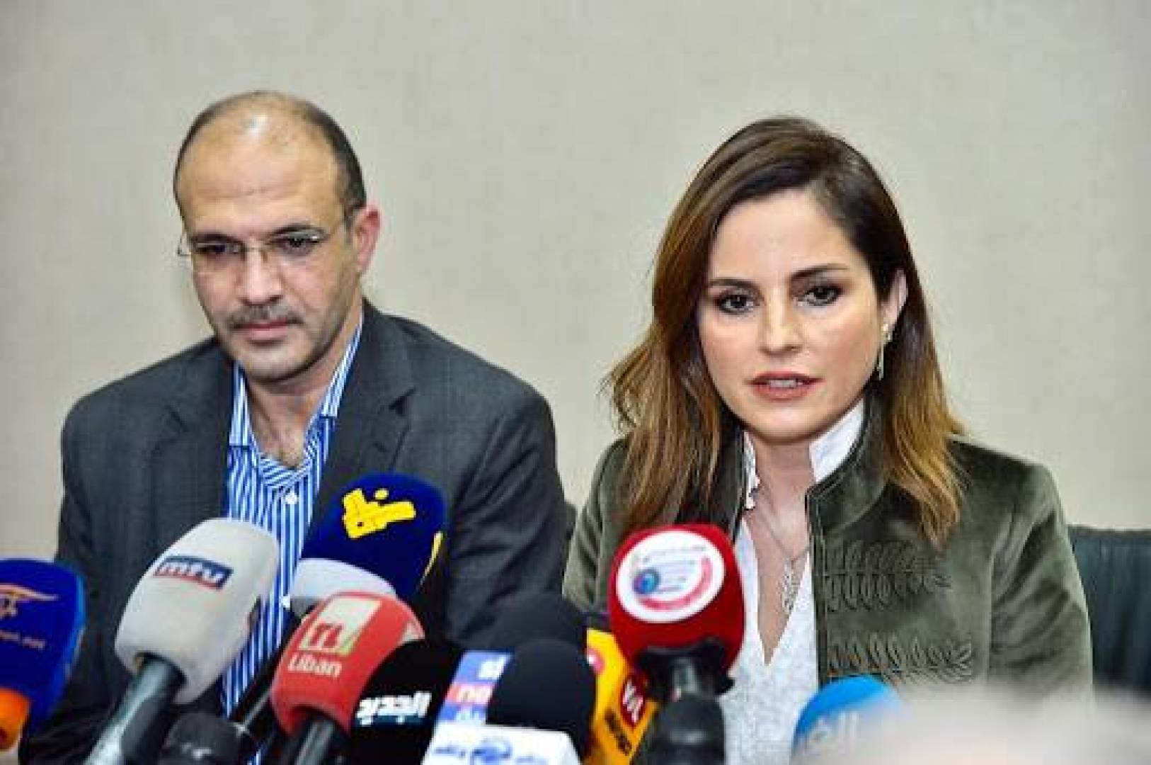 حمد حسن ومنال عبد الصمد يشددان على ضرورة الإلتزام بالإقفال التام نهار السبت