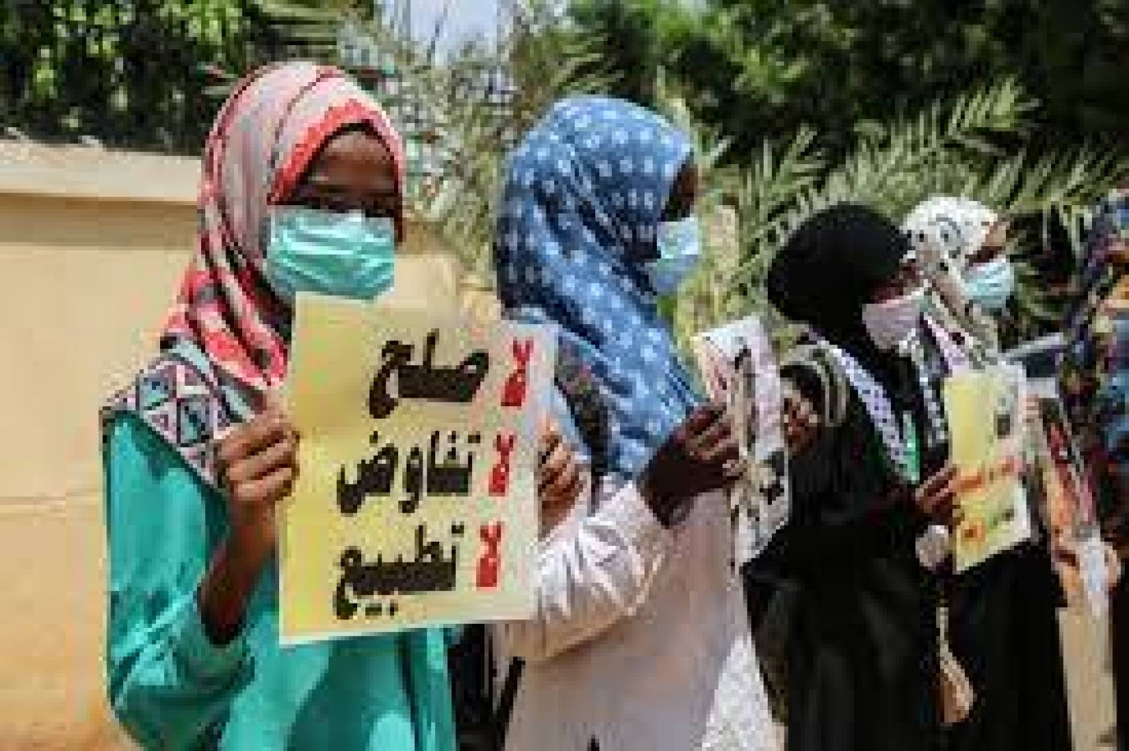 وفد إسرائيلي مصغر في السودان يمهد لإعلان التطبيع
