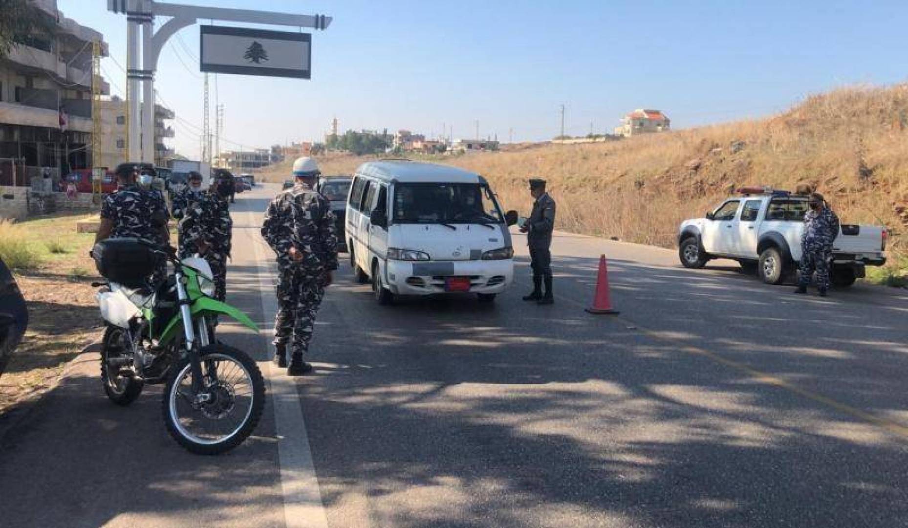 ‏أصبح عدد السجناء الفارين حتى الآن 31 سجيناً بعد توقيف 33 فاراً اضافة الى وفاة 5 سجناء جرّاء إصطدام مروري وقوى الأمن مستمرة بإجراءاتها لاعادة توقيف جميع الفارين