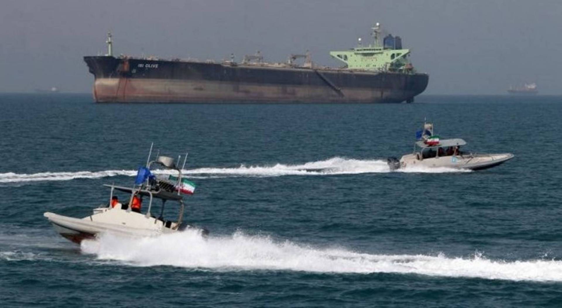 إيران تحتجز سفينة ترفع علم بنما مجهولة الجنسية