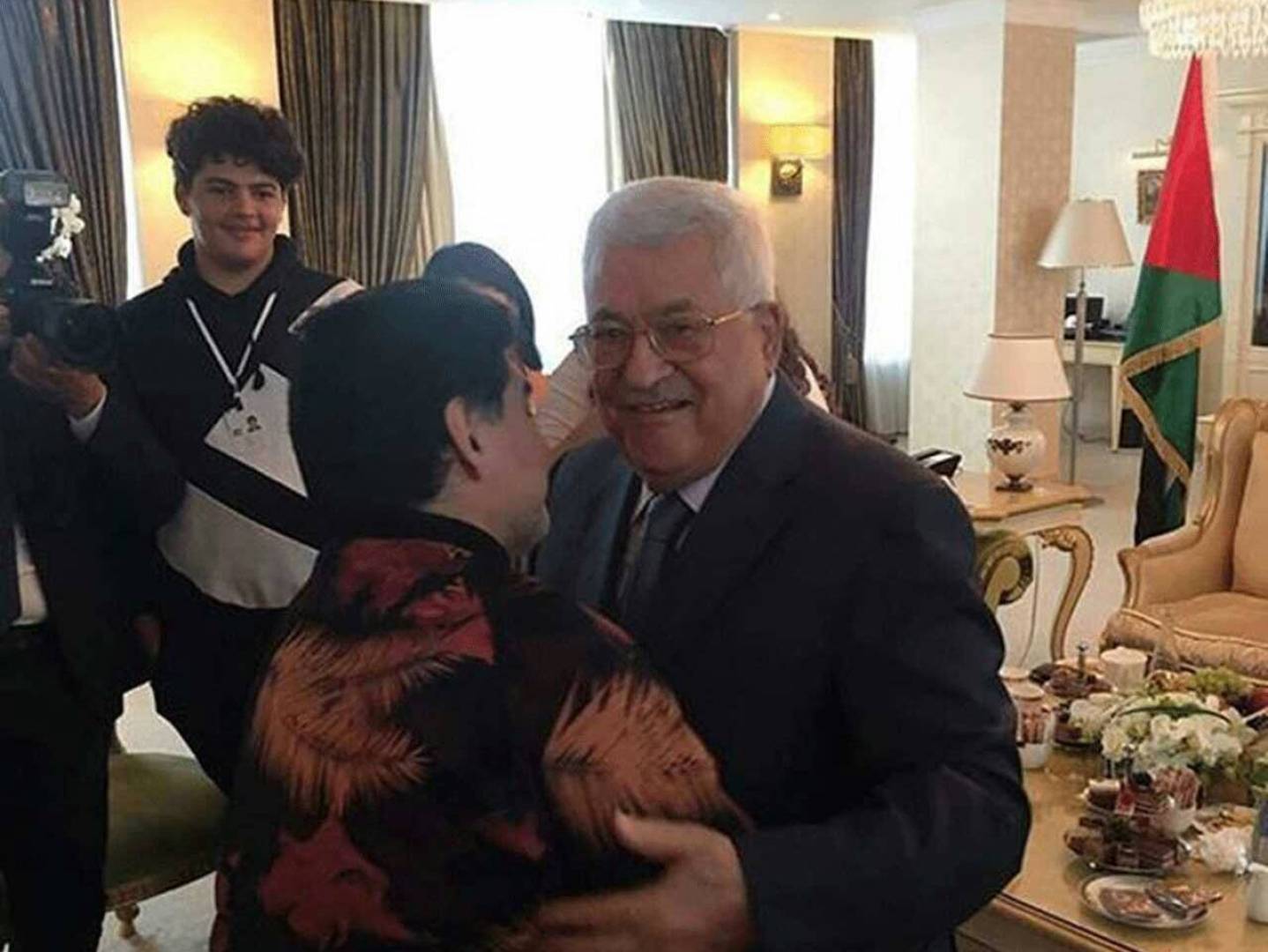 الأسطورة مارادونا .. داعما للقضية الفلسطينية