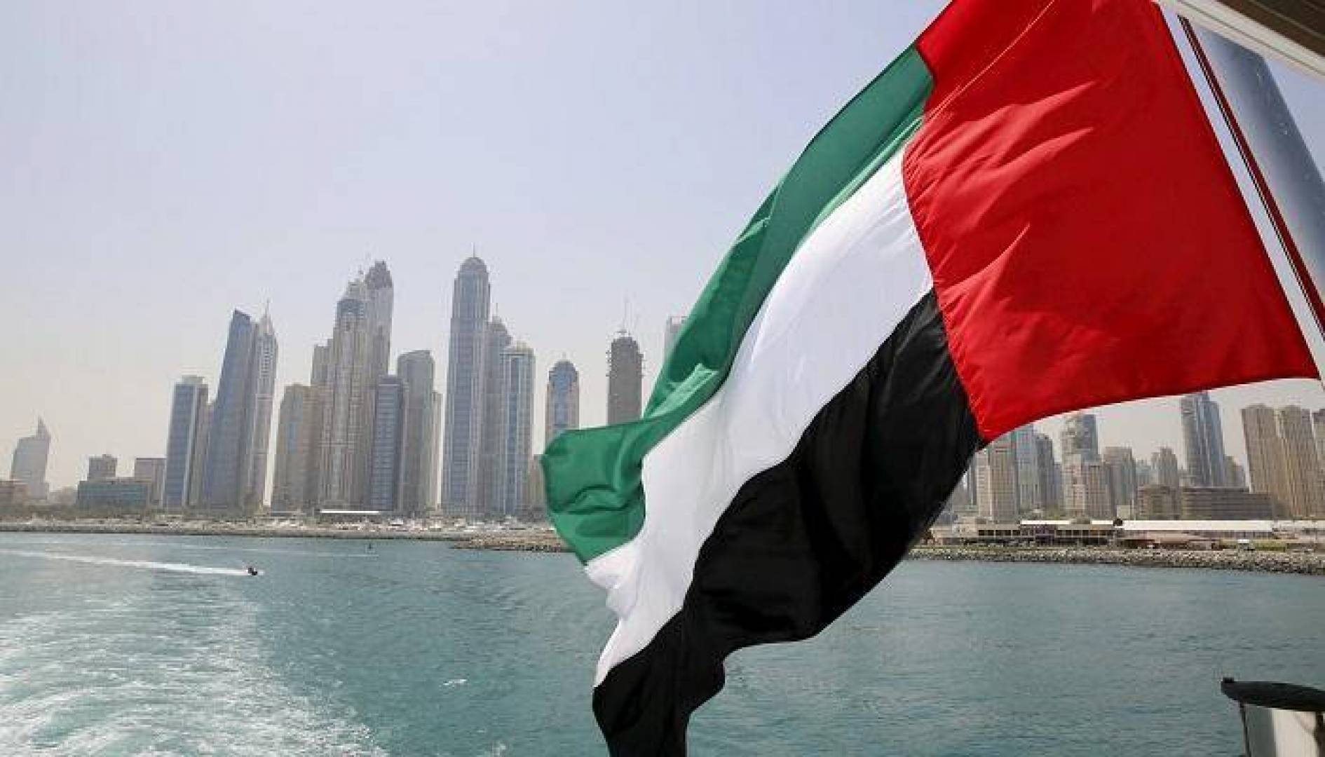 حاكم دبي يصدر عفوا شمل مئات السجناء