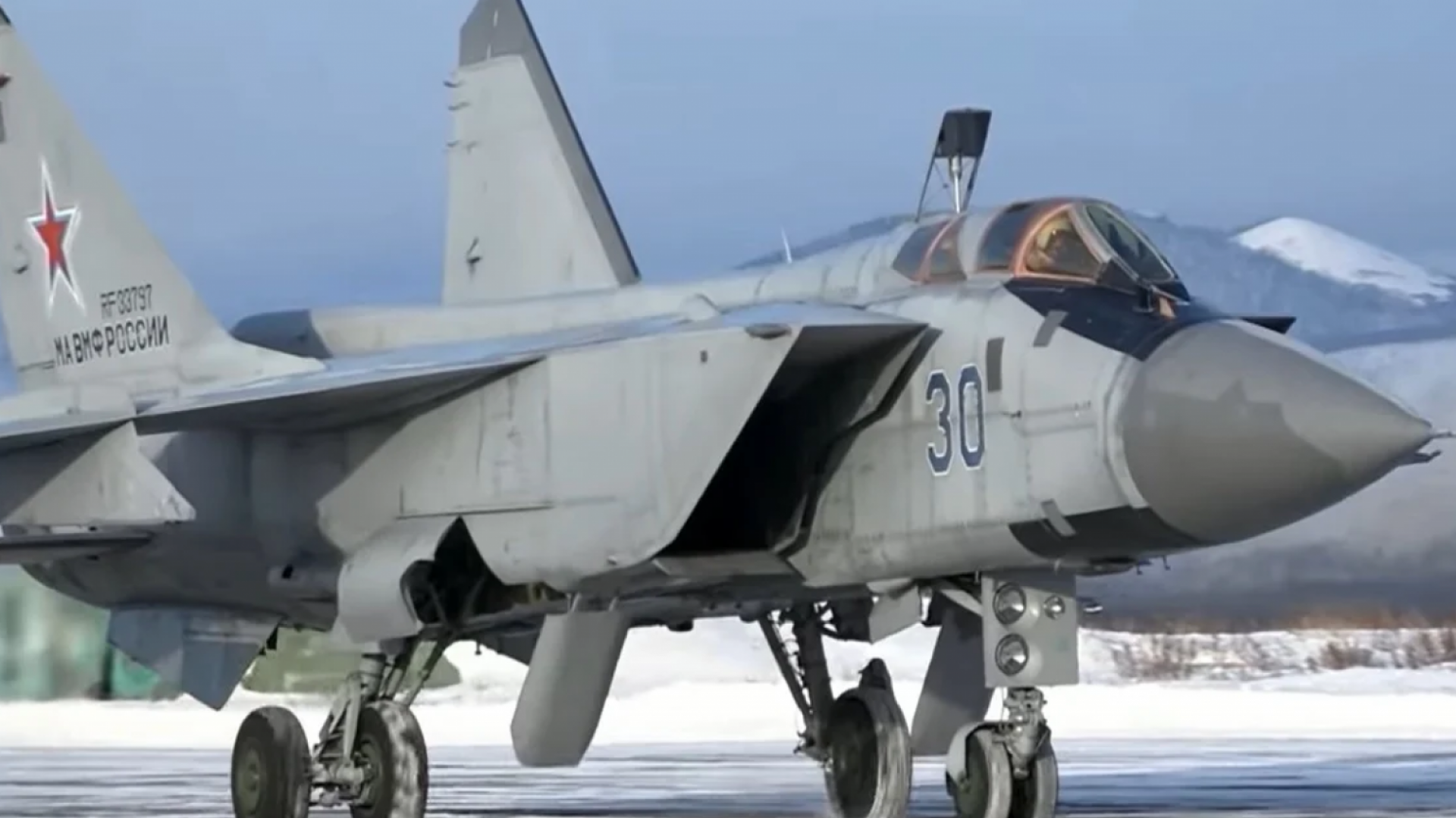 روسيا تنشر طائرات MiG-31 Foxhound داخل قاعدتها في أنادير