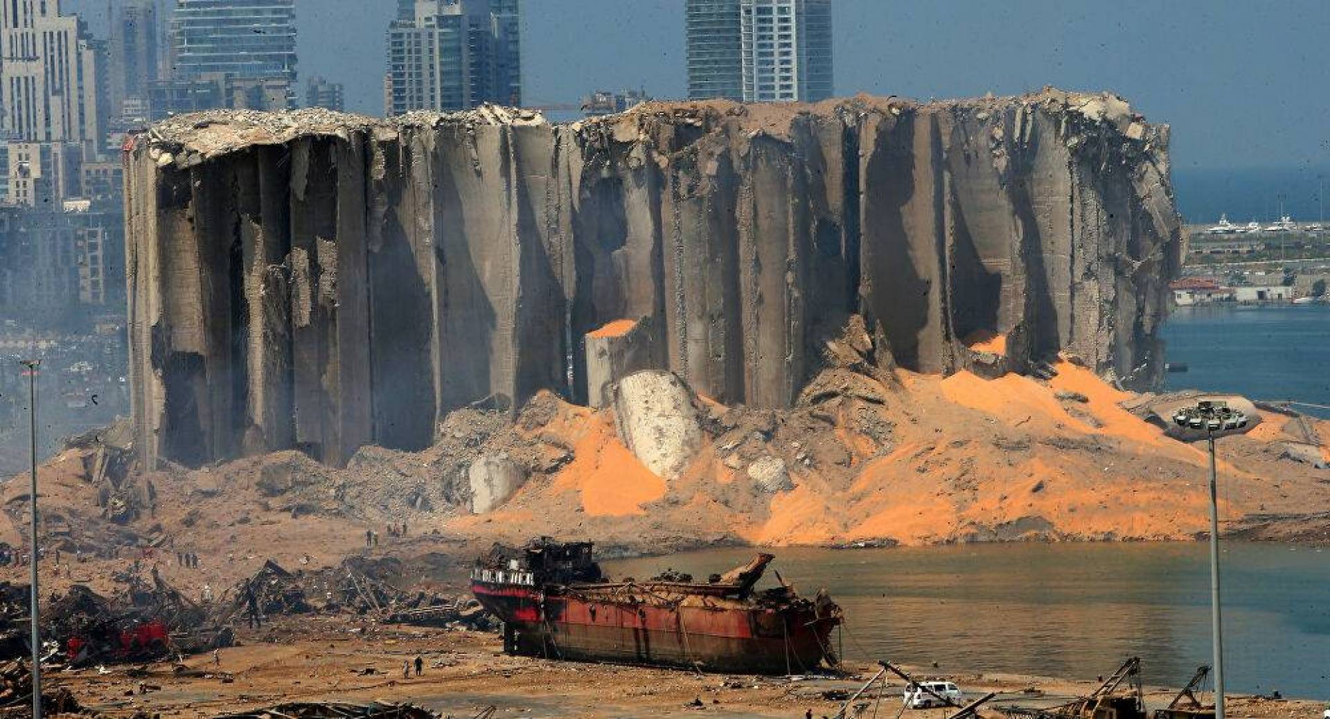 محامو بيروت يعلنون تضامنهم مع قاضي التحقيق العدلي فادي صوان