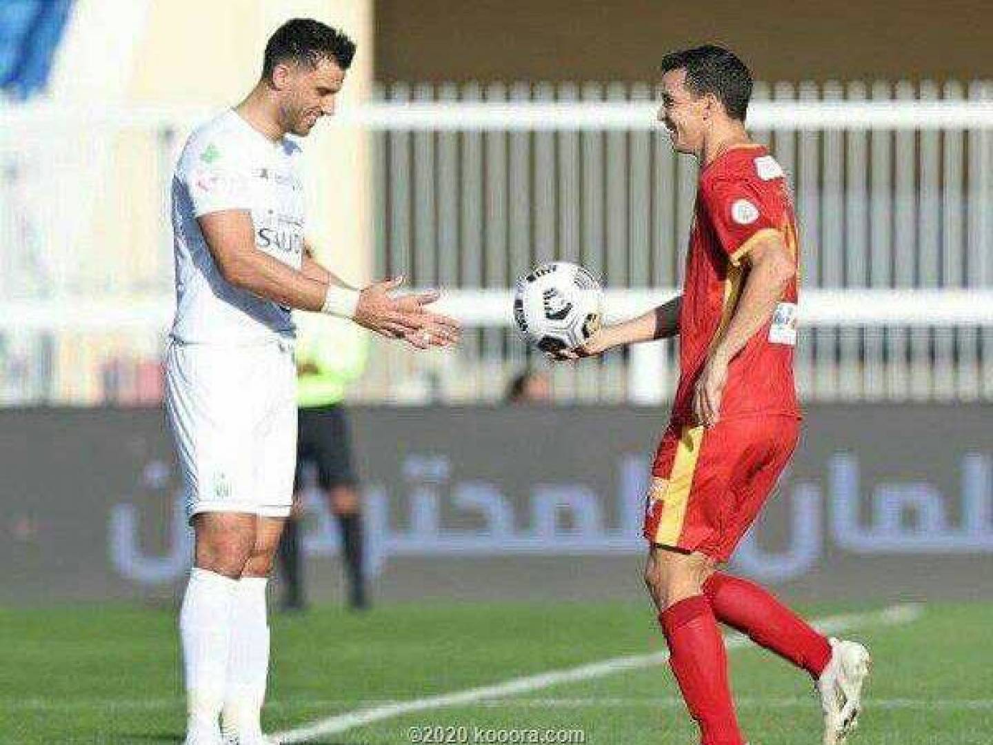 الأهلي يسقط أمام ضمك في افتتاح المرحلة السابعة من الدوري السعودي للمحترفين 