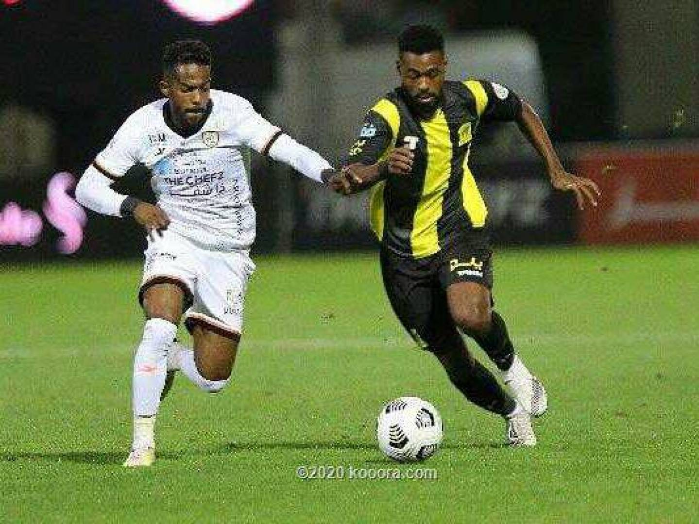الشباب يهدر ثلاثة نقاط بتعادله مع الاتحاد في الدوري السعودي للمحترفين .. فيديو