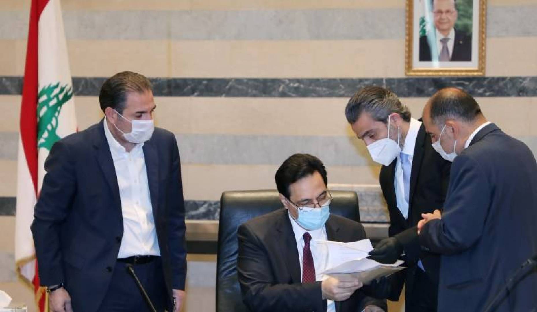 سعد الحريري يصف قرار القاضي فادي صوان باتهام حسان دياب أنه خرق للدستور