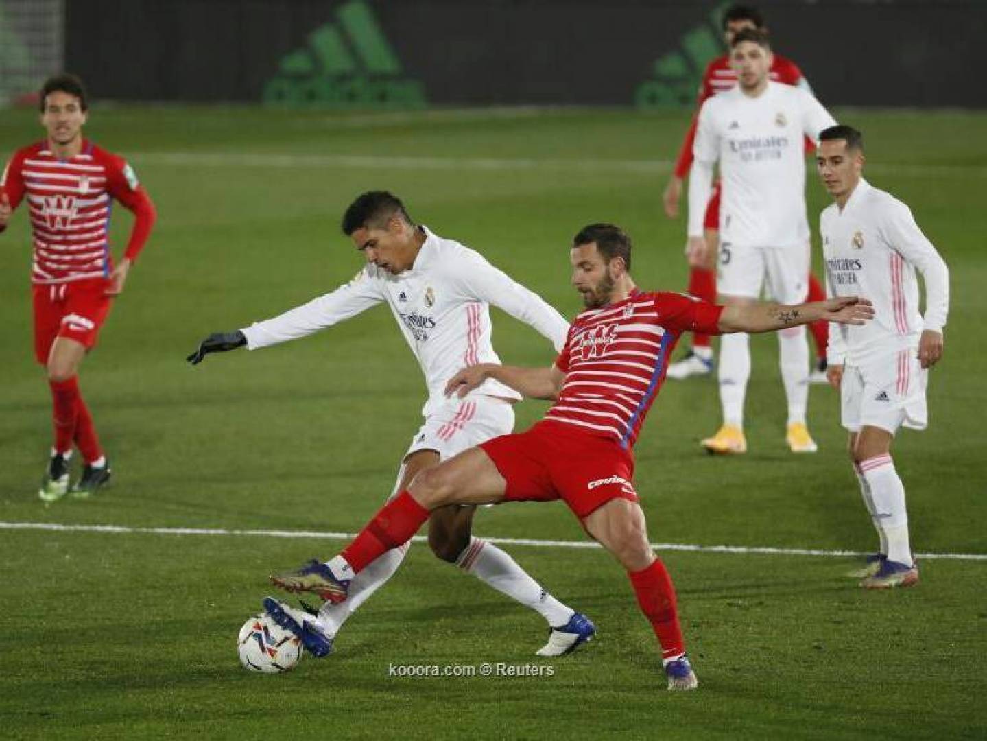 ريال مدريد يحقق فوزا صعبا على غرناطة بالدوري الاسباني الممتاز .. فيديو