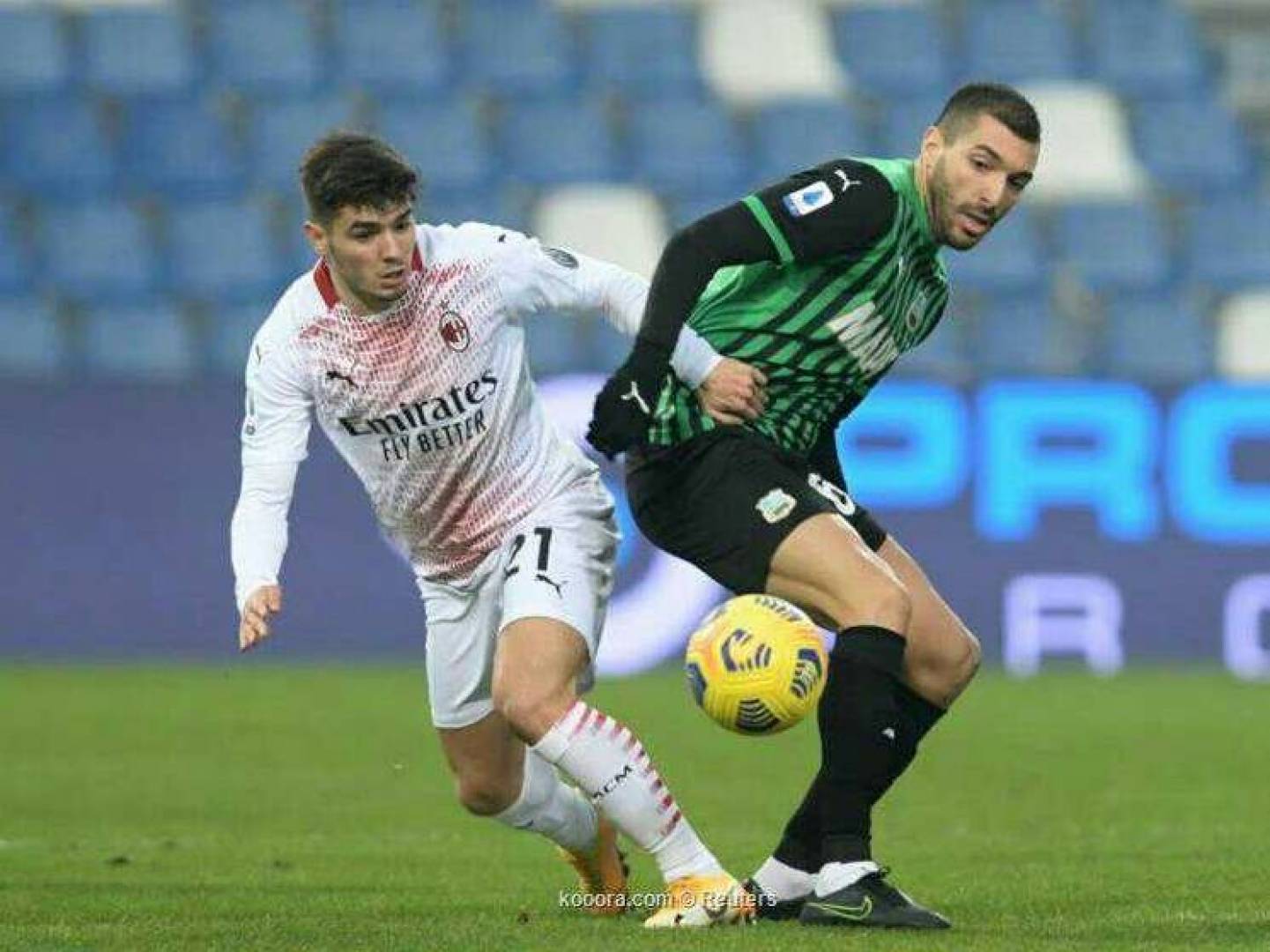 ميلان يتغلب على ساسولو ويتصدر الدوري الإيطالي الممتاز .. فيديو 