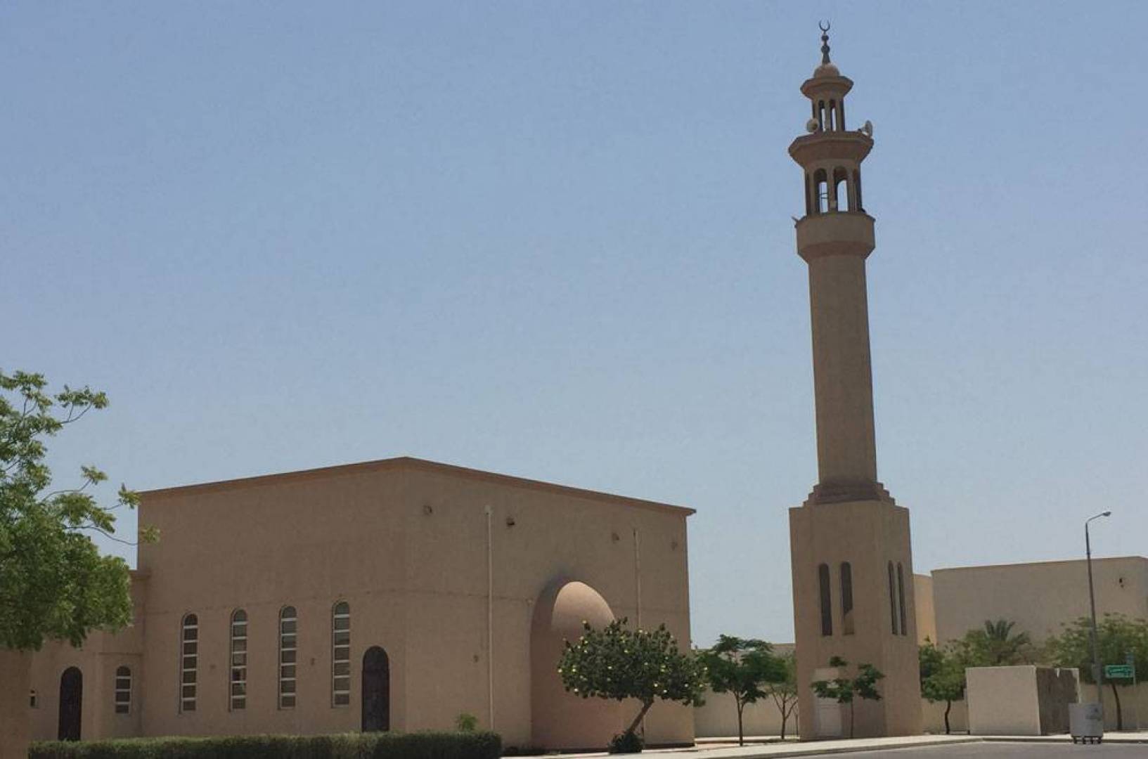 السعودية تعزل عشرات رجال الدين لارتباطهم بالإخوان المسلمين