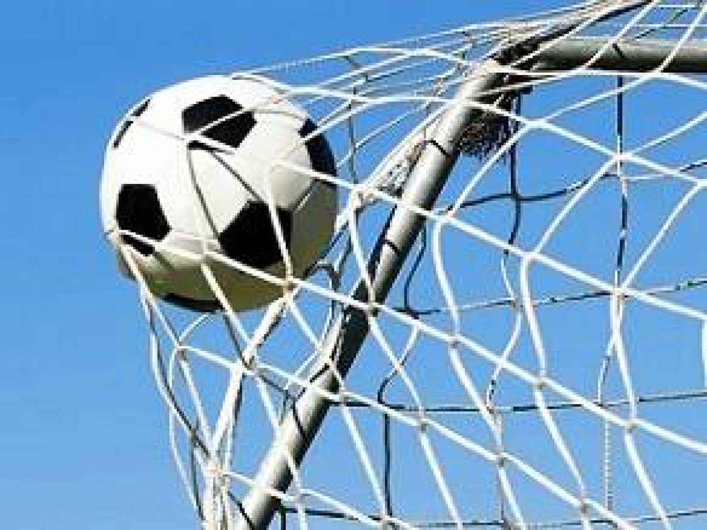 مباريات اليوم في مختلف الملاعب العربية