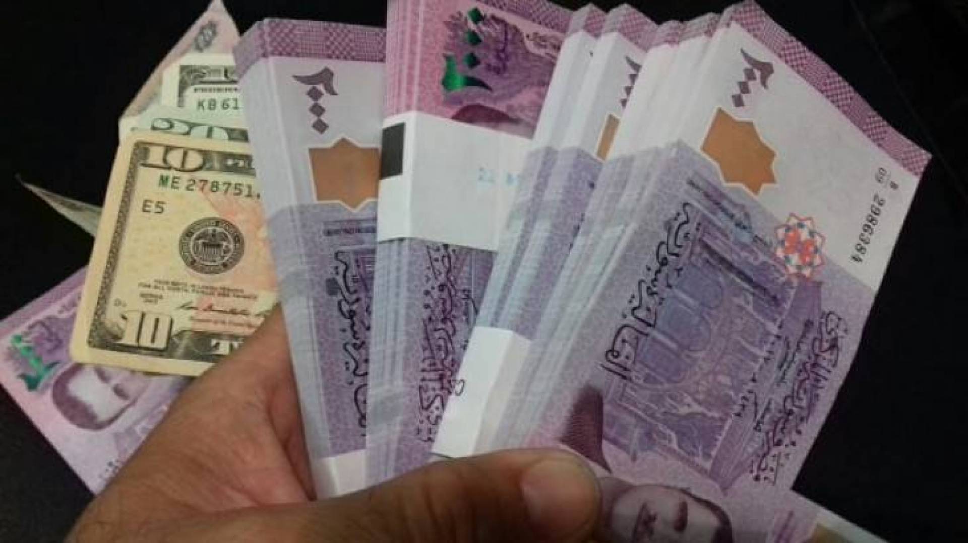 سعر صرف الدولار في سوريا اليوم الخميس