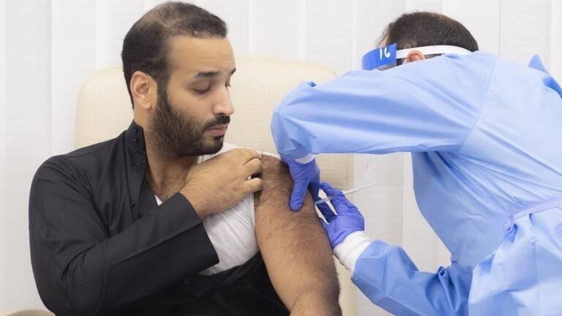 ولي العهد محمد بن سلمان يتلقى الجرعة الأولى من اللقاح ضد كوفيد_19