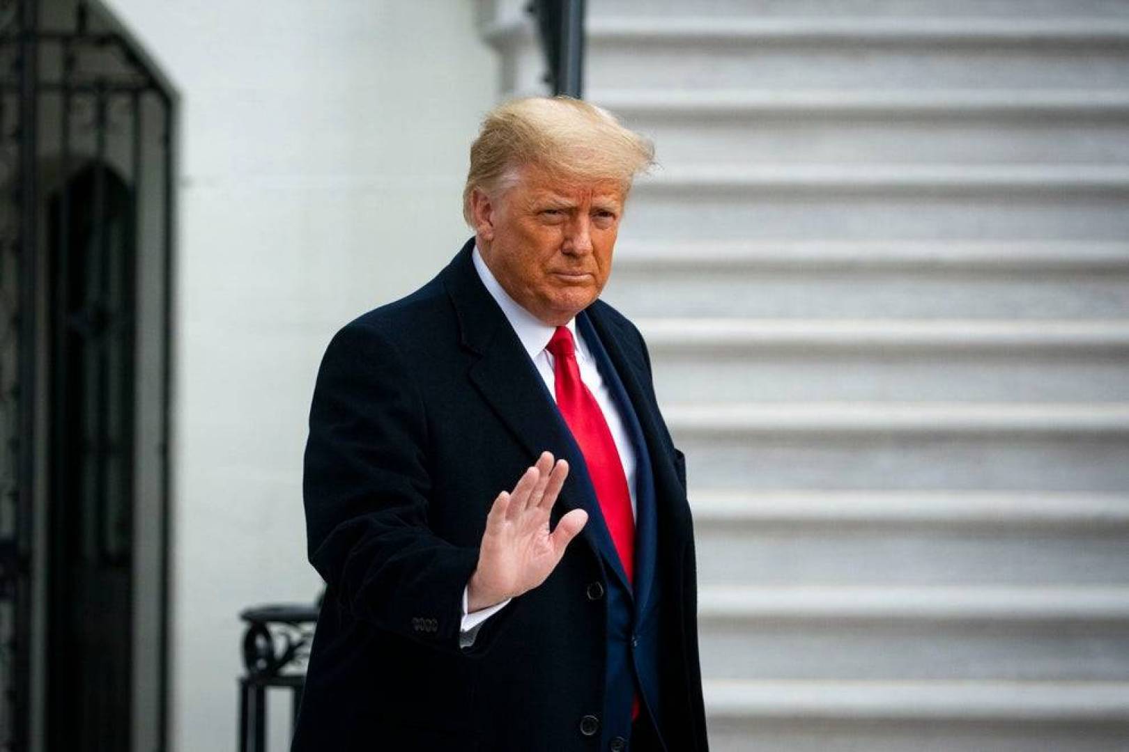 ترامب يتحدث عن نظريات مؤامرة حول انتخابات عام 2020