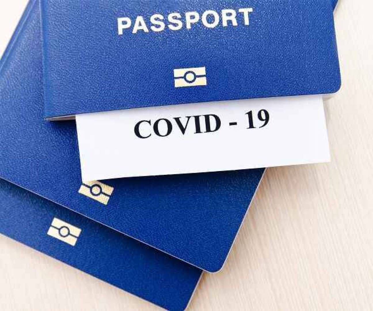 اعتماد اختبار فيروس كورونا ضمن إجراءات جوازات السفر في عام 2021
