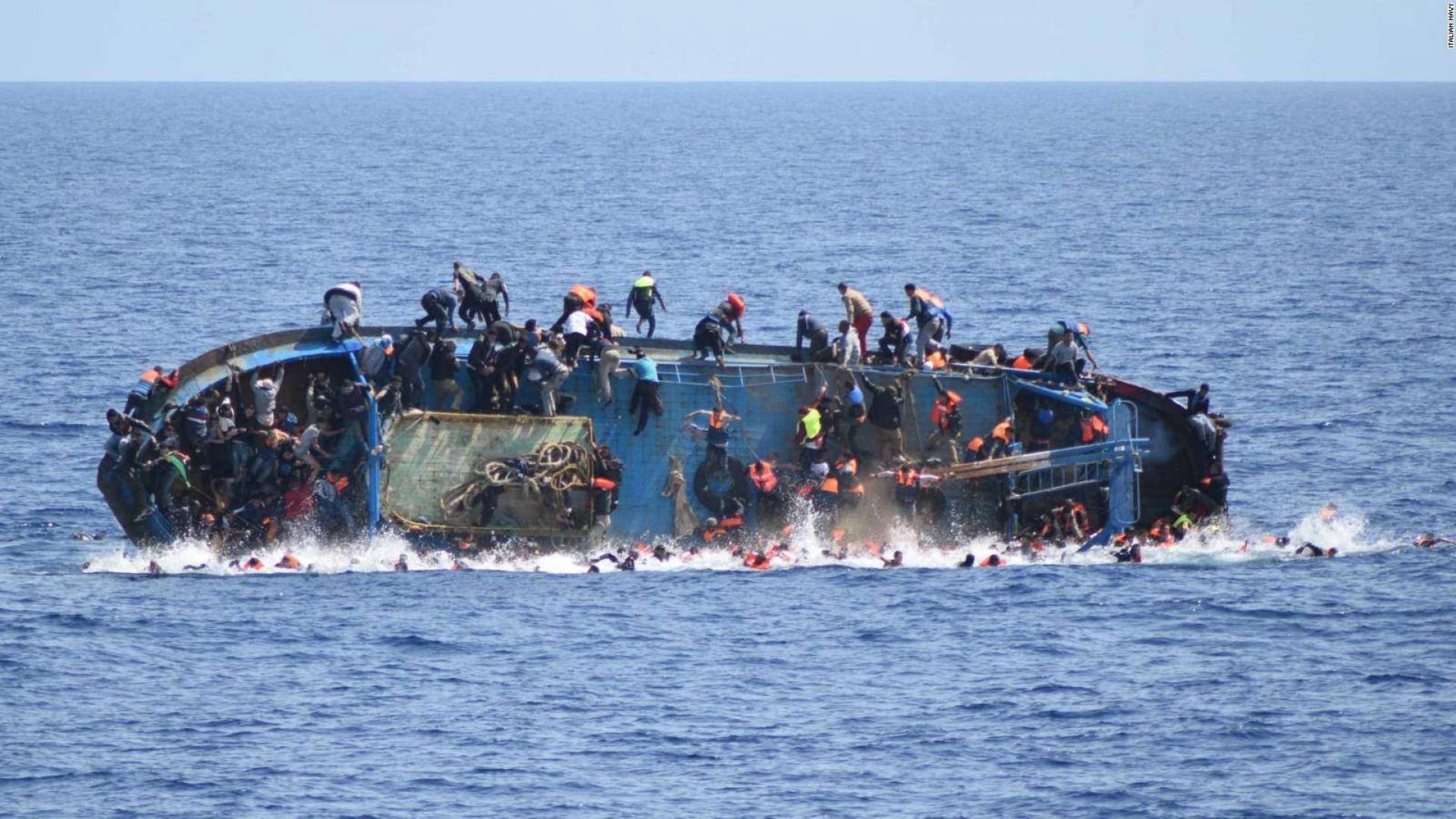 وفاة 20 شخص على الأقل بغرق قاربهم قبالة سواحل تونس