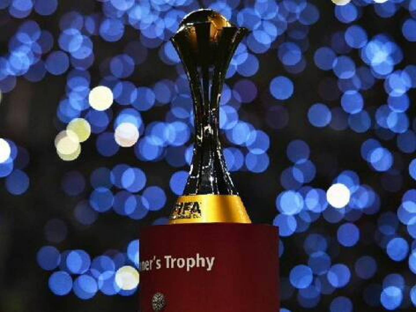 طاقم إماراتي وطاقم نسائي للتحكيم في كأس العالم للأندية 