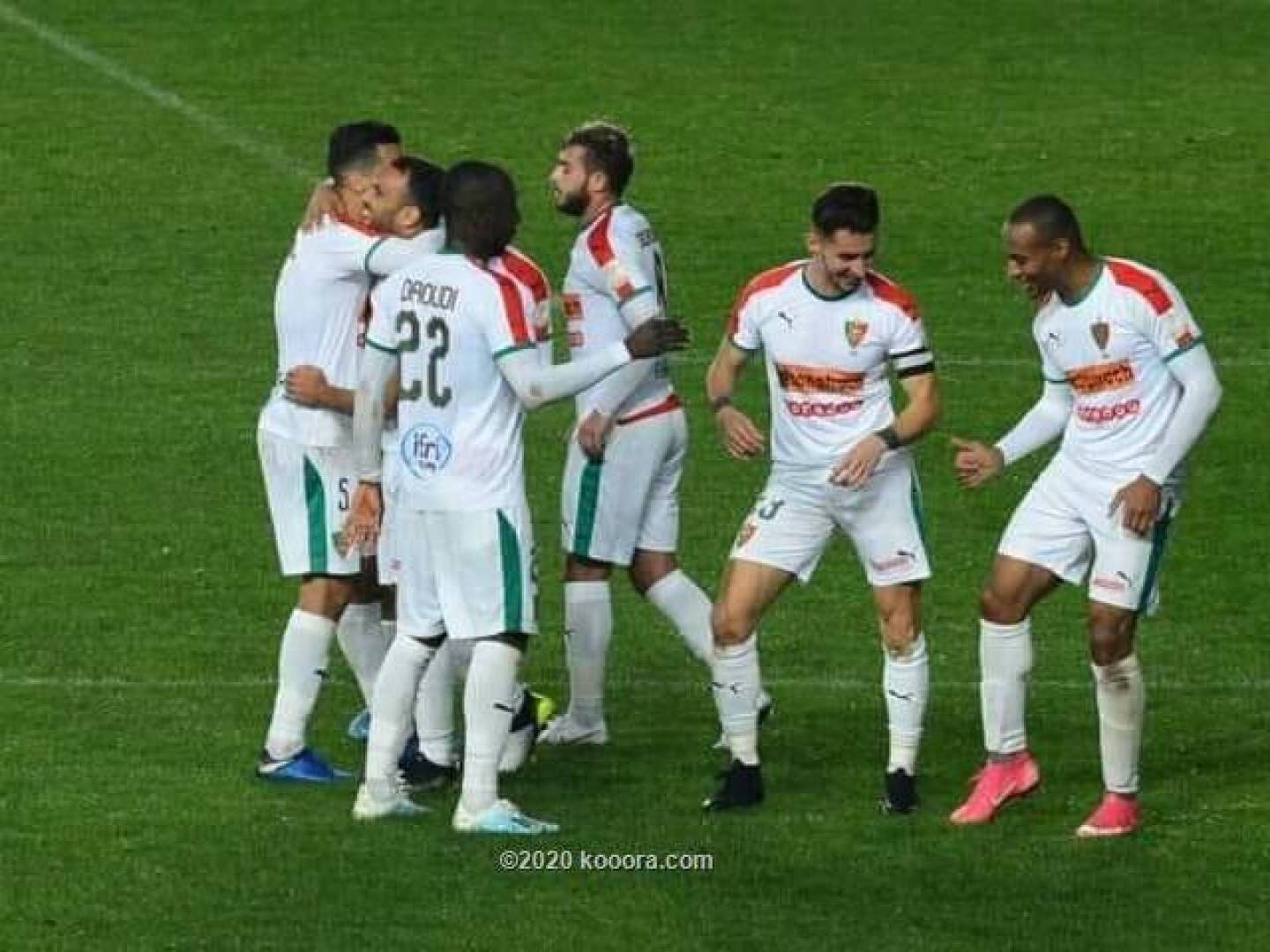 مولدية وهران يتغلب على شقيقه الصفاقسي بهدفين نظيفين في دوري أبطال أفريقيا .. فيديو 