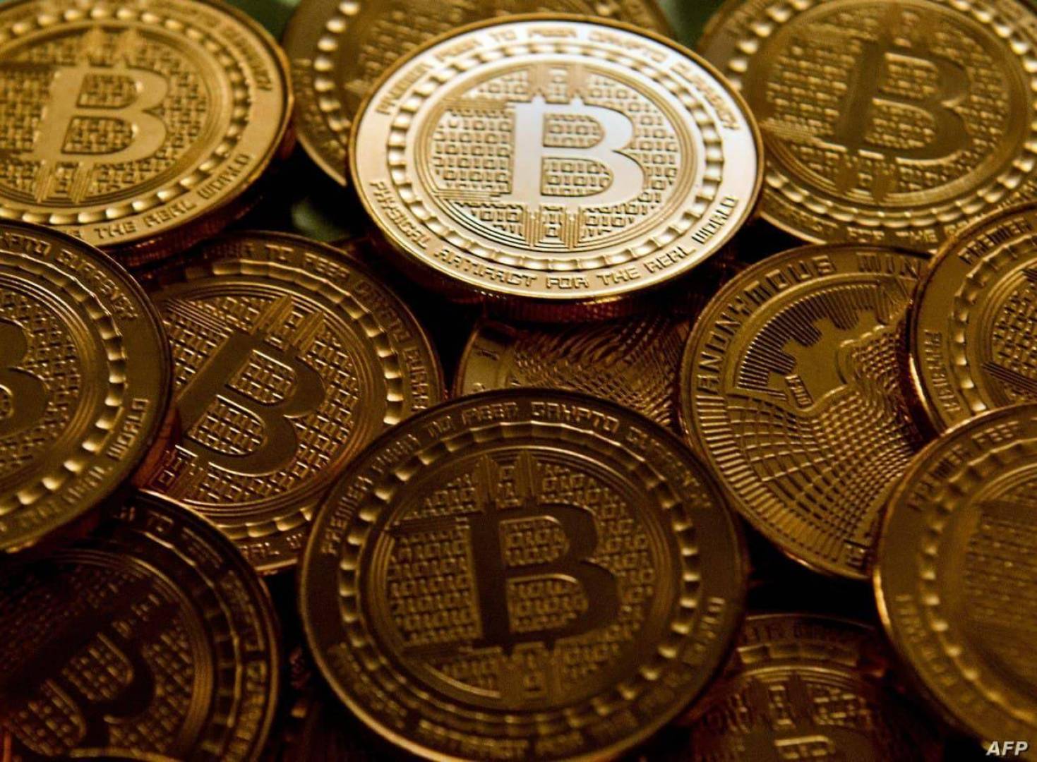 عملة البتكوين الرقمية تحلق بسعر قياسي وتوقعات بأن تكون بديل للذهب  