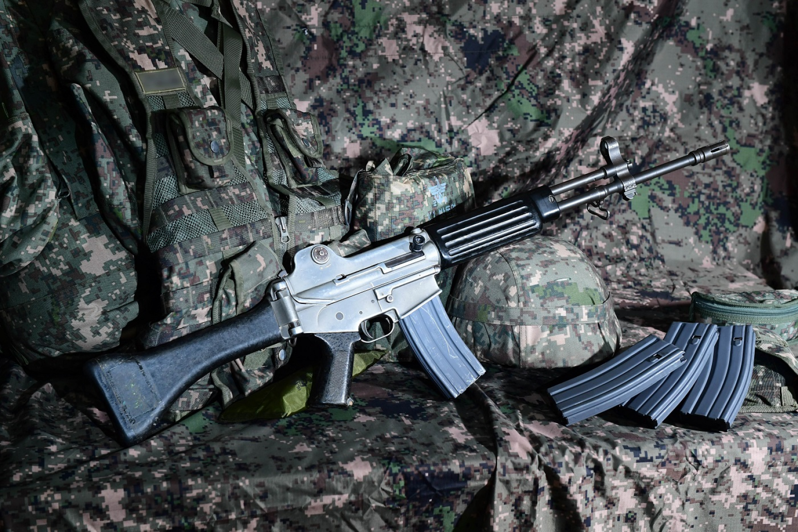 تعرف على بندقية Daewoo K2 القتالية الكورية الجنوبية