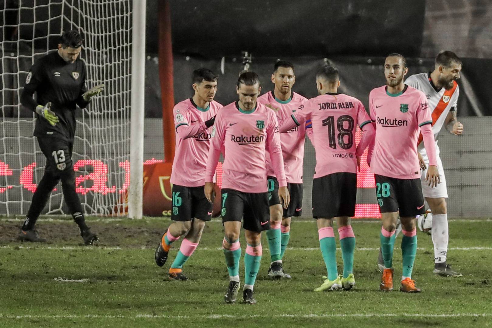 بالفيديو برشلونة يفوز بصعوبة على رايو فاليكانو في ثمن نهائي كأس ملك إسبانيا 
